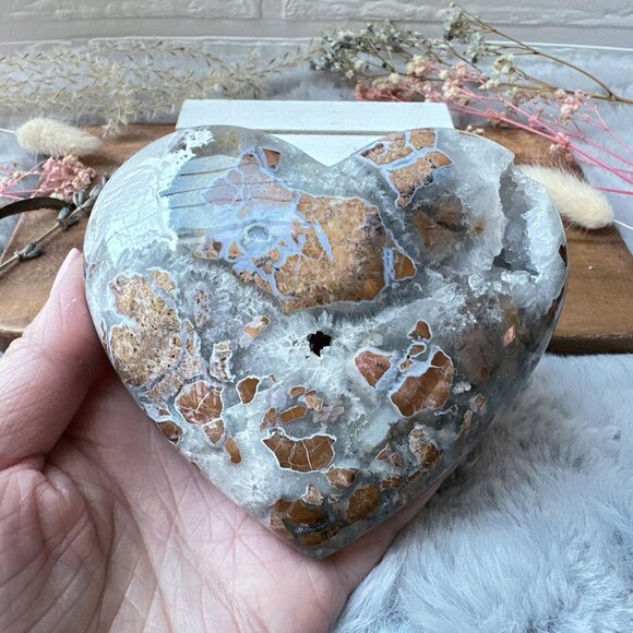 Beautiful Brecciated Jasper with Quartz and Druzy Heart - Picture 4 of 6